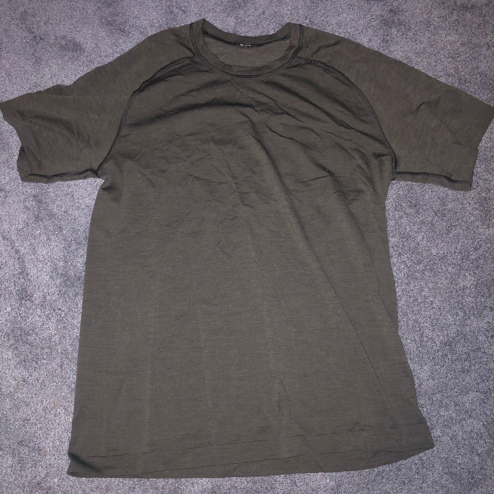 Lulu t shirt